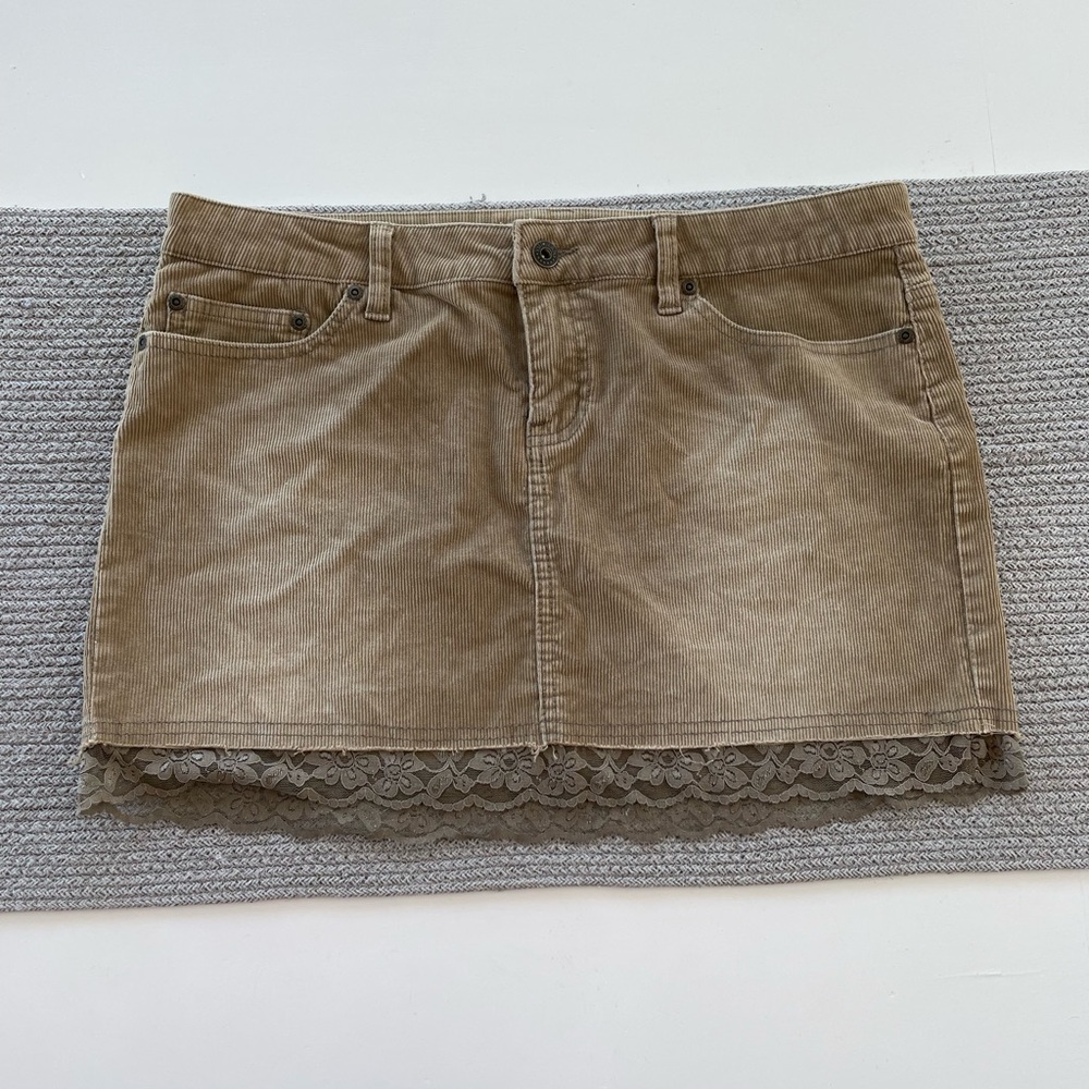 Vintage YMI Y2K Tan Corduroy Lace Trim Mini Skirt Size 13 - Picture 8 of 9